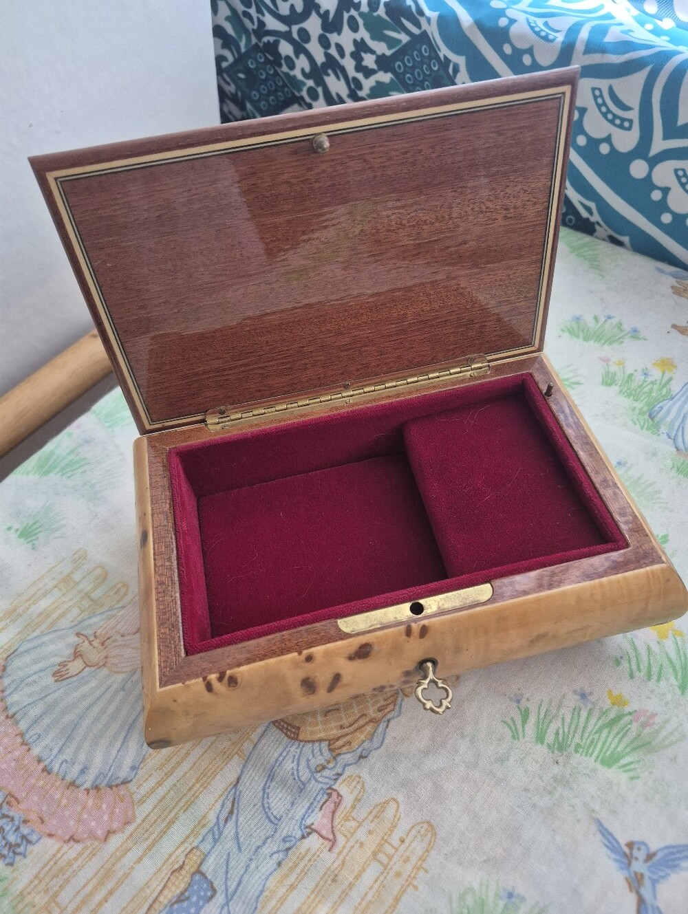 🌙Vintage Italian Sorrento Marquetry Music Box Burlwood COMPLETE W/ KEY Plays - Picture 4 of 10
